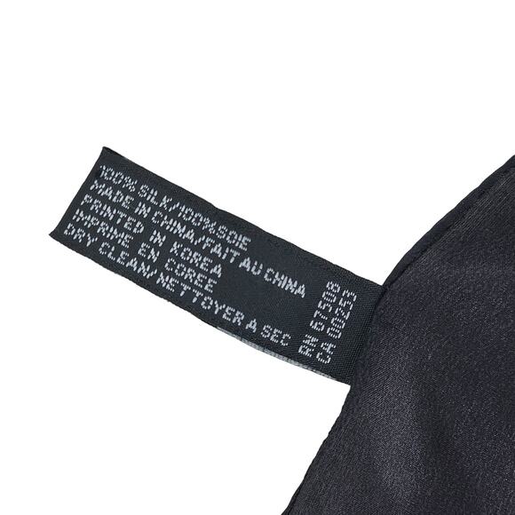 Ellen Tracy Silk Square Women’s Scarf Geometric Design Black and White - Picture 4 of 5